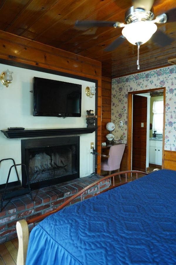 ביג בר לייק Hillcrest Suites & Cabins מראה חיצוני תמונה