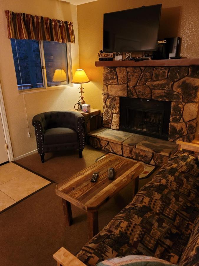 ביג בר לייק Hillcrest Suites & Cabins מראה חיצוני תמונה