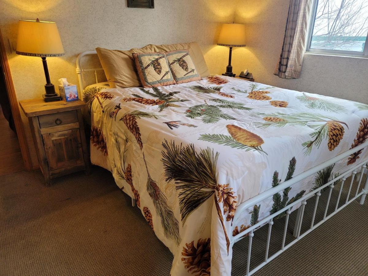 ביג בר לייק Hillcrest Suites & Cabins מראה חיצוני תמונה