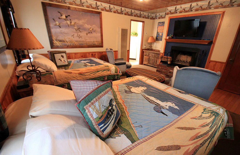 ביג בר לייק Hillcrest Suites & Cabins מראה חיצוני תמונה