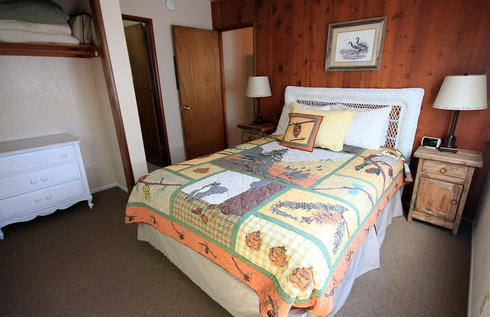 ביג בר לייק Hillcrest Suites & Cabins מראה חיצוני תמונה