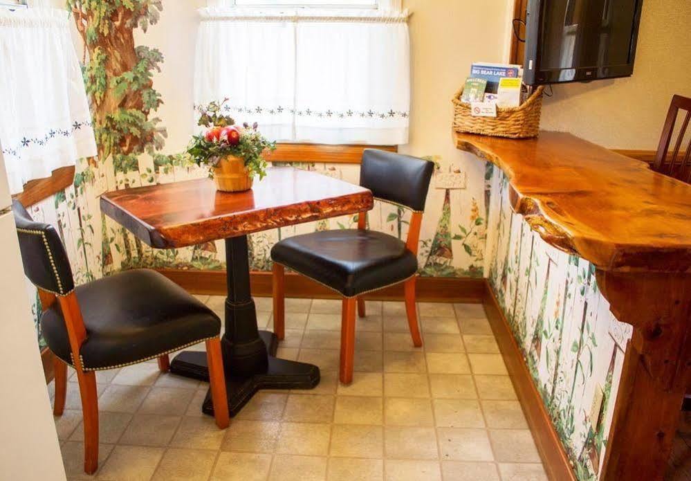 ביג בר לייק Hillcrest Suites & Cabins מראה חיצוני תמונה