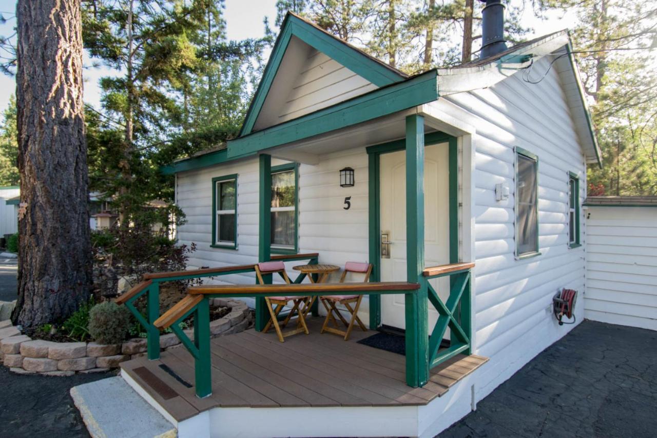 ביג בר לייק Hillcrest Suites & Cabins מראה חיצוני תמונה