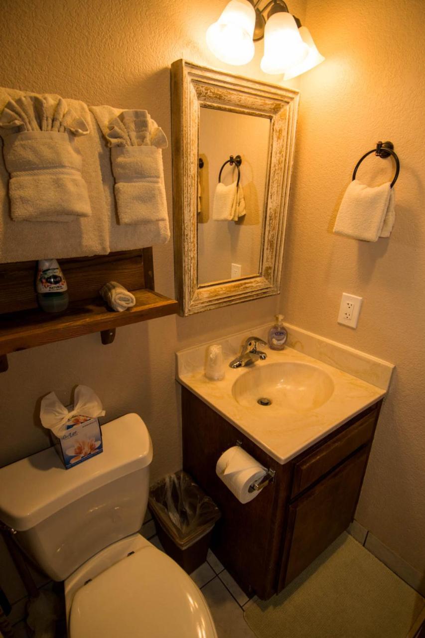 ביג בר לייק Hillcrest Suites & Cabins מראה חיצוני תמונה