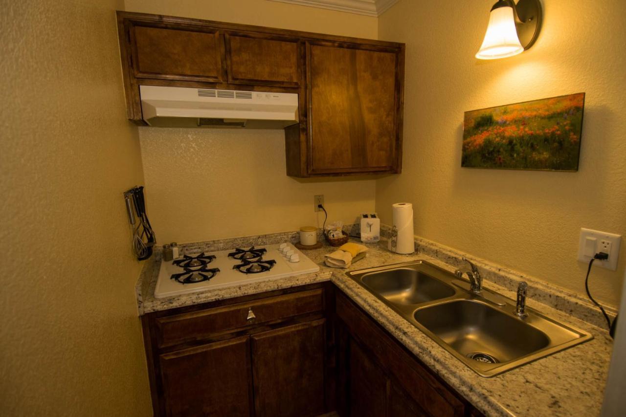 ביג בר לייק Hillcrest Suites & Cabins מראה חיצוני תמונה